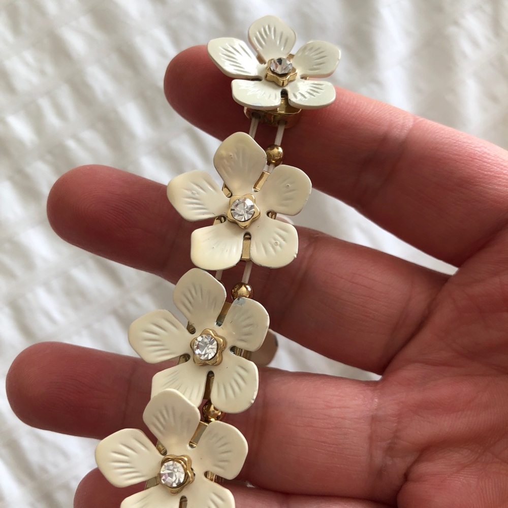Pretty floral stretch bracelet